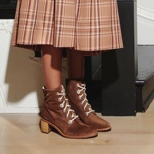 Freda Salvador Ace Lace Up Boots SIZE 9